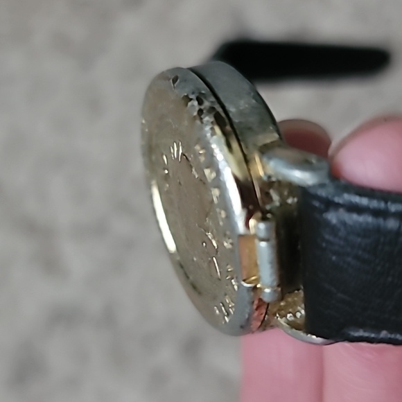 Vintage Hello Kitty Watch - Picture 9 of 13